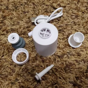 Modtog Elektrisk Luftpumpe Bærbar Oppustningsenhed fra kunde T****e.